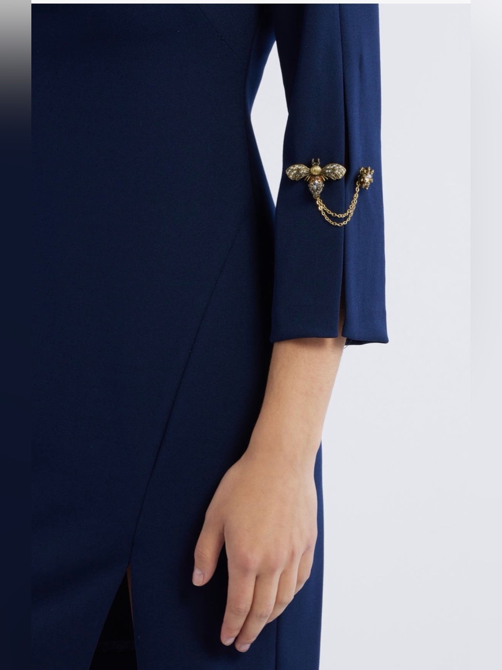 Vince Camuto | Women's Brooch Detail Long Sleeve Crepe Mini Dress Slit - Picture 4 of 15